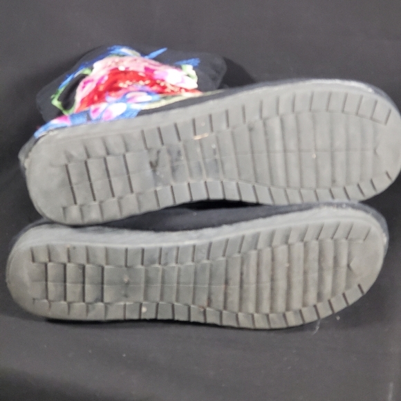 Embroidered Boots - Picture 5 of 5